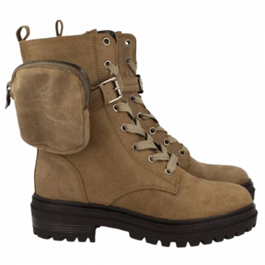 Bota con bolsillo