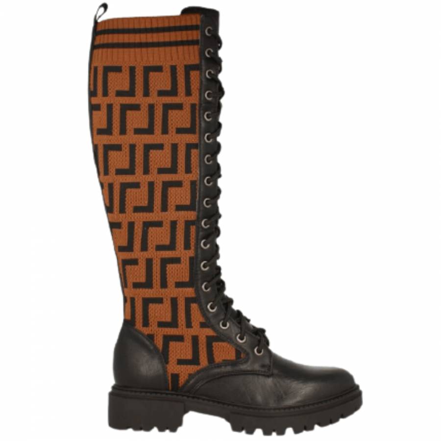 Bota de cordones